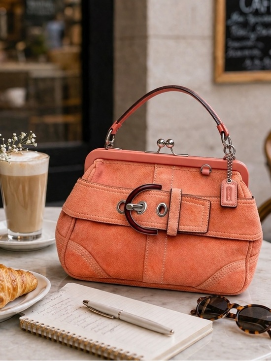 Coach Handbags - Vintage Coach Hamptons Suede Kisslock Bag
